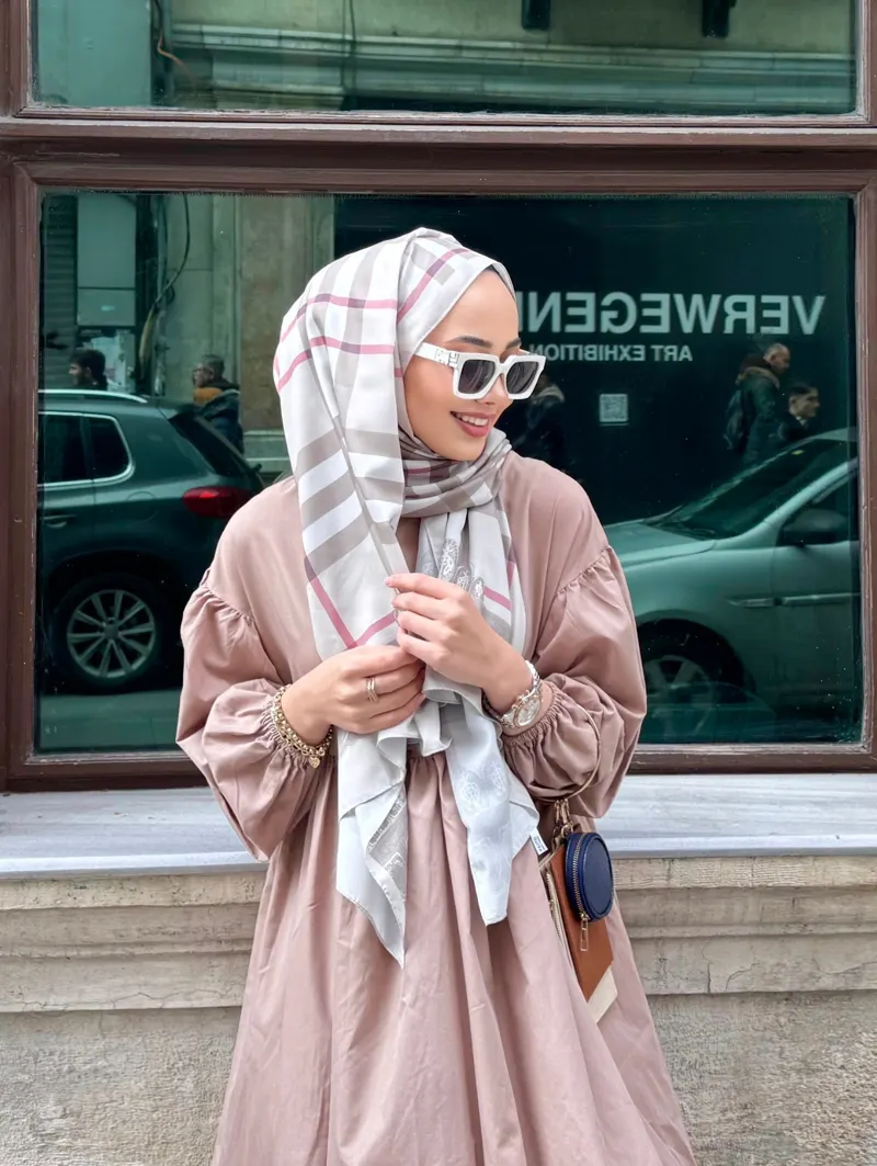 Bej Tartan Desen Şal Tercihi